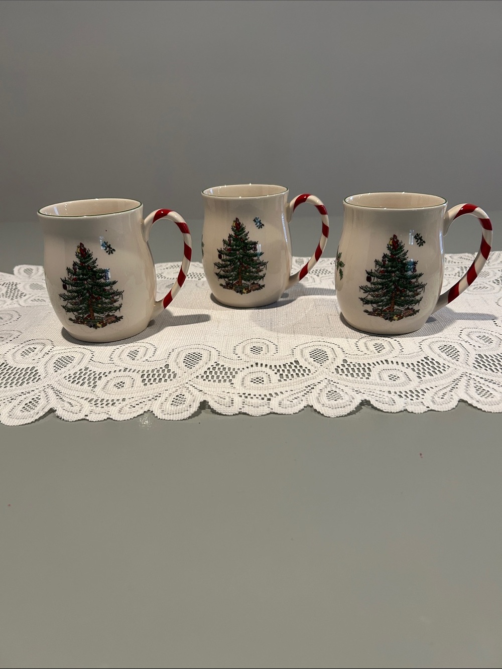Spode Christmas Tree Ceramic Mug with Candy-Stripe Handle - White 4 inches pot